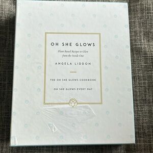 OH SHE GLOWS - Angela Liddon - brand new cook books